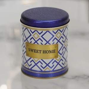 Récipient rond de stockage d'aliments en étain avec lignes géométriques sur fond rouge de 90x110mm avec couvercle coulissant de 0,6 L Design à motif sans couture - Product Image 5