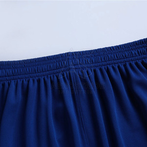 ราคาขายส่ง ชุดฟุตบอลชายพร้อมส่ง ออกแบบโลโก้ได้ตามต้องการ ผ้าโพลีเอสเตอร์ระบายอากาศได้ดี คุณภาพสูง - Product Image 6