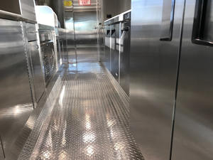 Compre un Camión de Comida Rápida Móvil Multifuncional Totalmente Equipado con Cocina Completa y Remolques Conducibles para Aplicaciones de Dulces y Barbacoa - Product Image 5