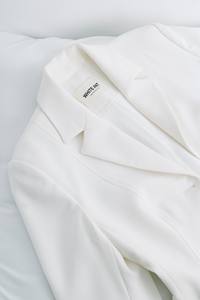 เสื้อสูทเบลเซอร์สำหรับผู้หญิงแฟชั่นสูงเสื้อเบลเซอร์กระดุมแถวเดียวผ้าสแปนเด็กซ์เรยอนผ้าทอแบรนด์ที่กำหนดเองผู้จำหน่ายจากเวียดนาม - Product Image 4