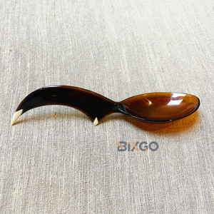 Cuchara de ensalada artesanal más vendida con mango en forma de media luna, hecha en Vietnam - Product Image 5