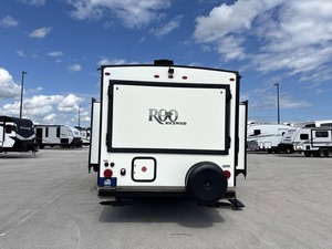 Gran Oferta: Nuevo/Usado 2019 Forest River Rockwood RO-2-3-F-L en Venta - Product Image 4