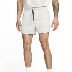 Logo personnalisé de qualité supérieure Fabrication de shorts en polyester pour hommes Nouveau style de shorts pour hommes de couleur unie sur mesure - Product Image 1