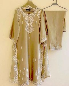 Nuevo diseñador Punjabi Women Wear Indian Kurti Pant Dupatta Set Salwar Kameez Set Kurti Pant Dupatta Set Precio al por mayor - Product Image 2