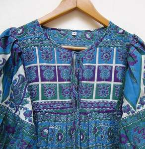 Dernière robe de créateur de luxe décontractée longue couleur pêche élégante à porter quotidiennement avec bouton de décoration prix de gros - Product Image 5