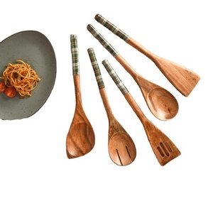 Juego de Cubiertos de 5 Piezas de Alta Calidad con Acabado Pulido Espejo, Color Marrón Madera, Incluye Tenedor, Cuchillo y Cuchara para Bodas y Otras Ocasiones Especiales - Product Image 1