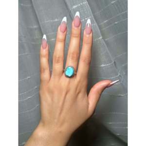 Bague Navajo artisanale en argent sterling avec turquoise Golden Hill, style statement, taille ovale, rhodium naturel, taille 7.5, pour un usage quotidien - Product Image 5