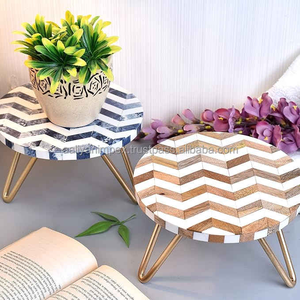 Soporte para Pastel de Madera y Resina Ecológico Hecho a Mano con Diseño Rústico, Apto para Lavavajillas, Color Personalizado para Fiestas y Eventos - Product Image 4