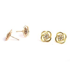 Pendientes de diamantes de oro amarillo de 18 quilates, aretes de flores reales, joyería de diseño floral hecha a mano - Product Image 6