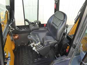 Chargeuse-pelleteuse JCB 1CXT d'occasion à prix avantageux, capacité de 4 tonnes, pompe hydraulique KYB, machine de construction - Product Image 4