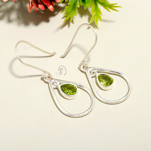 Boucles d'oreilles en forme de poire véritable, péridot vert, boucles d'oreilles en argent sterling 925, bijoux faits à la main, fabrication en gros. - Product Image 2