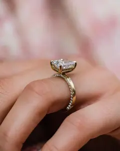 Anillo de diamantes y corte radiante impresionante para siempre de la mejor calidad, perfecto para compromisos, bodas, socios para venta de exportación - Product Image 1