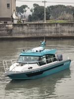 Bateau de pêche à moteur en aluminium soudé durable de 7,2 m (24 pi) avec cabine de luxe, yacht sportif certifié CE pour la navigation en haute mer