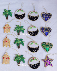 Hermoso Adorno Navideño Bordado con Zari, Fabricante Indio de Adornos Festivos con Cuentas para Colgar en el Árbol - Product Image 1