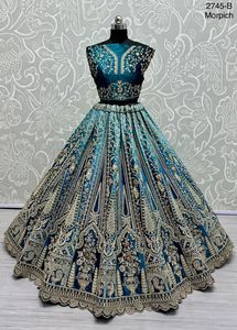 Red suave de diseñador con lentejuelas de terciopelo Trabajo de diamantes de varios hilos con costura CanCan Colección nupcial de encaje hermoso Dupatta - Product Image 4