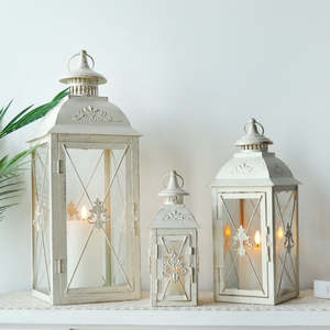 Lanterne à bougie en métal de style marocain en gros, blanche, moderne, faite à la main, élégante, pour une utilisation intérieure et extérieure, design de porte-bougie, décoration de la maison - Product Image 3