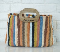 Bolso Bandolera de Algodón Hecho a Mano para Mujer, Tendencia 2026, Bolso de Compras y Playa Duradero con Parte Superior Abierta y Asa de Madera, Diseño Personalizado