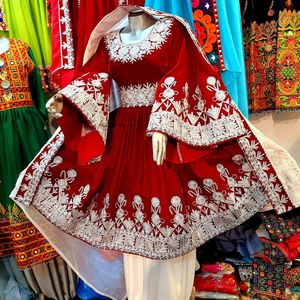 Robes Afghani Kuchi en tissu de haute qualité et robe Kuchi pour les mariages et les vêtements de fête - Product Image 3
