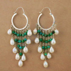 Boucles d'oreilles pendantes en argent 925 avec perle d'eau douce pour femmes, turquoise avec motif de fleur d'émeraude, bijoux plaqués or vintage - Product Image 1