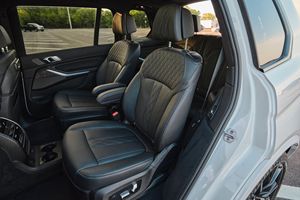 Neat 2021 B-M-W X7 xDrive40i - Product Image 5
