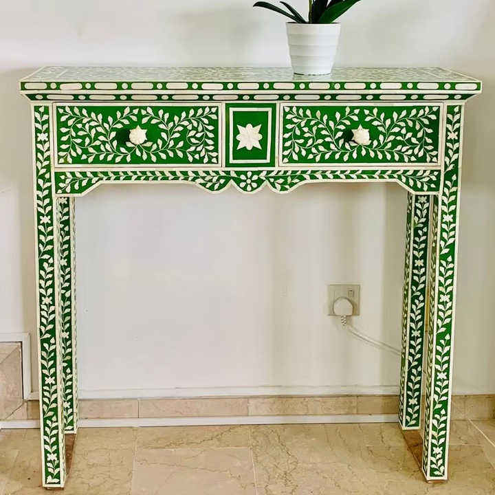 Available in different Colors