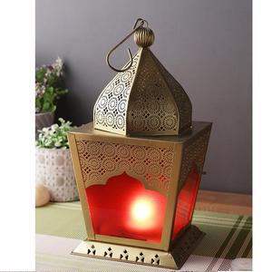 Lanterne à bougie en métal suspendue de concepteur marocain de haute qualité pour l'intérieur de la maison et les décorations de fête de mariage - Product Image 5