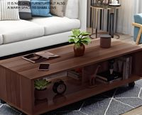 Table basse en bois massif avec roulettes et étagère pour rangement Design traditionnel pour salon