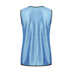 Baberos de entrenamiento reversibles personalizados al por mayor equipo de práctica deportiva de alta calidad Baberos de entrenamiento reversibles duraderos - Product Image 3