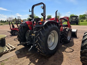 รถแทรกเตอร์ Massey Ferguson 4710 พร้อมชุดตัก FL3522 แบบสกิดสเตียร์ พร้อมจอยสติ๊กแบบถอดเร็ว บุ้งกี๋ขนาด 84 นิ้ว รับประกัน 2 ปี พร้อมชุดป้องกันครบชุด - Product Image 6