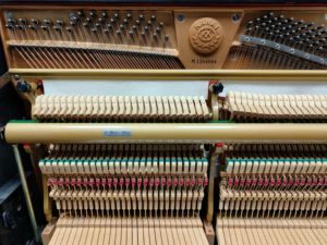 Piano Acústico Vertical Usado KAWAI KS3F de Grado Profesional Japonés con Estilo Mecánico para Exportación al por Mayor, Listo para Enviar - Product Image 2