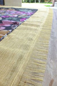 Ensemble de nappe faite à la main jaune noir avec nappe housse de coussin Runner 150x150 nappe 50x150 coureur 50x50 2 housses de coussin - Product Image 2