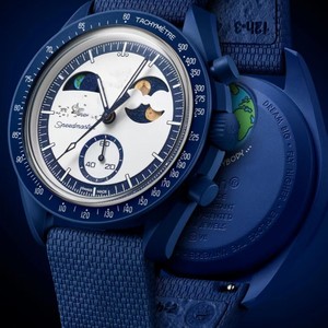 Nouvelle montre de qualité NYY Space Heat pour hommes, programme Lune Mercure, chronographe à six aiguilles, quartz luminescent - Product Image 2