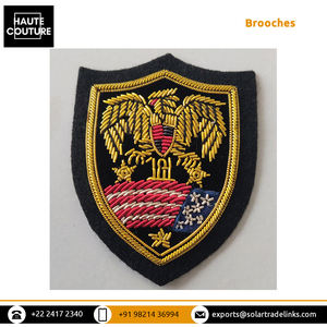Broches Kora bordados a mano hechos a mano con forma de escudo de calidad estándar más vendidos disponibles en tamaño y color personalizados - Product Image 3