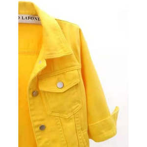 Giacca di jeans corta colorata con decorazioni a bottoni, design crop top alla moda - Product Image 3