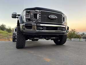 Excelente 2023 F o r d F 450 Super Duty King Ranch 4x4 Turbodiesel V8, Dually Crew Cab, 4WD, Altamente Equipado - Product Image 2