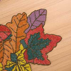 Mantel Individual Artesanal Estilo Bohemio Cromático, Ecológico y Sostenible, Hecho con Cuentas y Base de Satén, Juego de 1, 1200g, Versátil y Fácil de Usar - Product Image 6