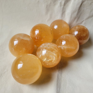 Esfera de calcita de miel de calidad superior para decoración meditación amor curación puesta a tierra bola de cristal orbes de piedras preciosas doradas pulidas - Product Image 3