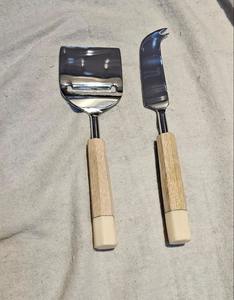 Ensemble de serveur de fromage en métal de luxe manche en résine élégant couteau à fromage et épandeur en acier inoxydable pour la restauration de mariage - Product Image 6