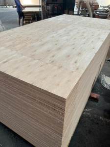 ไม้ปาร์เก้ไม้เนื้อแข็งคุณภาพสูง 32 มม. ผลิตในเวียดนาม สำหรับตกแต่งภายนอก ใช้ในตู้คอนเทนเนอร์  เกรด E2 WBP แผ่นวีเนียร์สองด้าน LVL - Product Image 3