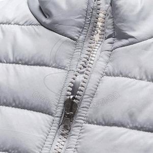 Chaleco acolchado sin mangas de cuello alto para hombre, parches personalizados, chaleco acolchado aislado con cremallera completa para invierno - Product Image 5