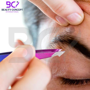 Pince à épiler professionnelle en acier inoxydable de style classique à pointe inclinée pour l'épilation et l'élimination des poils incarnés - Product Image 4