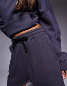 Camiseta y pantalones cortos de alta calidad para mujer, conjunto de 2 piezas bordado personalizado, cómodo, corto, patrón sólido, ropa informal para jóvenes - Product Image 4