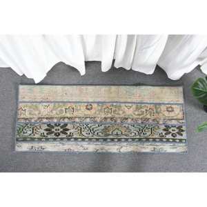 Tapis en laine turque vintage de 1.5x3,9 pieds, tissage plat en patchwork beige et vert avec support en latex pour décorations de salon - Product Image 2