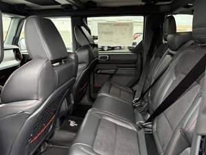 Pick-up tout-terrain haute performance d'occasion 2025 Raptor R 4 portes 4x4 - Product Image 4