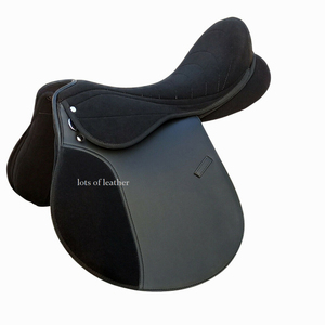 Precio bajo, deportes ecuestres al aire libre, tachuelas para caballos, espectáculo inglés, goleta cambiable, sillín sintético, Color negro - Product Image 1