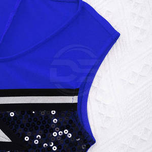 Uniformes de cheerleading pour femmes en polyester imprimé par transfert thermique, poids du tissu 220g, qualité OEM supérieure, derniers ensembles XXXS avec strass - Product Image 4