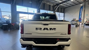 2025 R A M 1500 Laramie Sport Hurricane SO RamBox 3.0L Double Cabine Ute SWB 4XD Conduite à Droite - Product Image 4