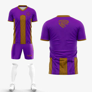 Kits de football personnalisé de haute qualité pour hommes, maillot de football à la mode avec impression par sublimation, service OEM pour ensembles - Product Image 2