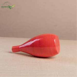 Jarrón de Bambú Rojo Brillante con Forma Enrollada, Decorativo, Ecológico y Duradero para Mesa - Product Image 2