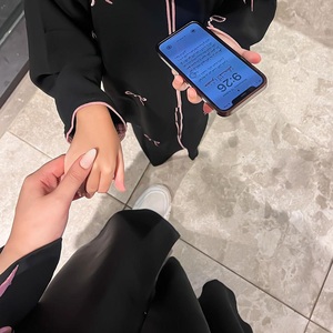 Elegante Conjunto de Abaya de Seda Antiarrugas con Mangas Largas y Lazo para Madre e Hija - Product Image 4